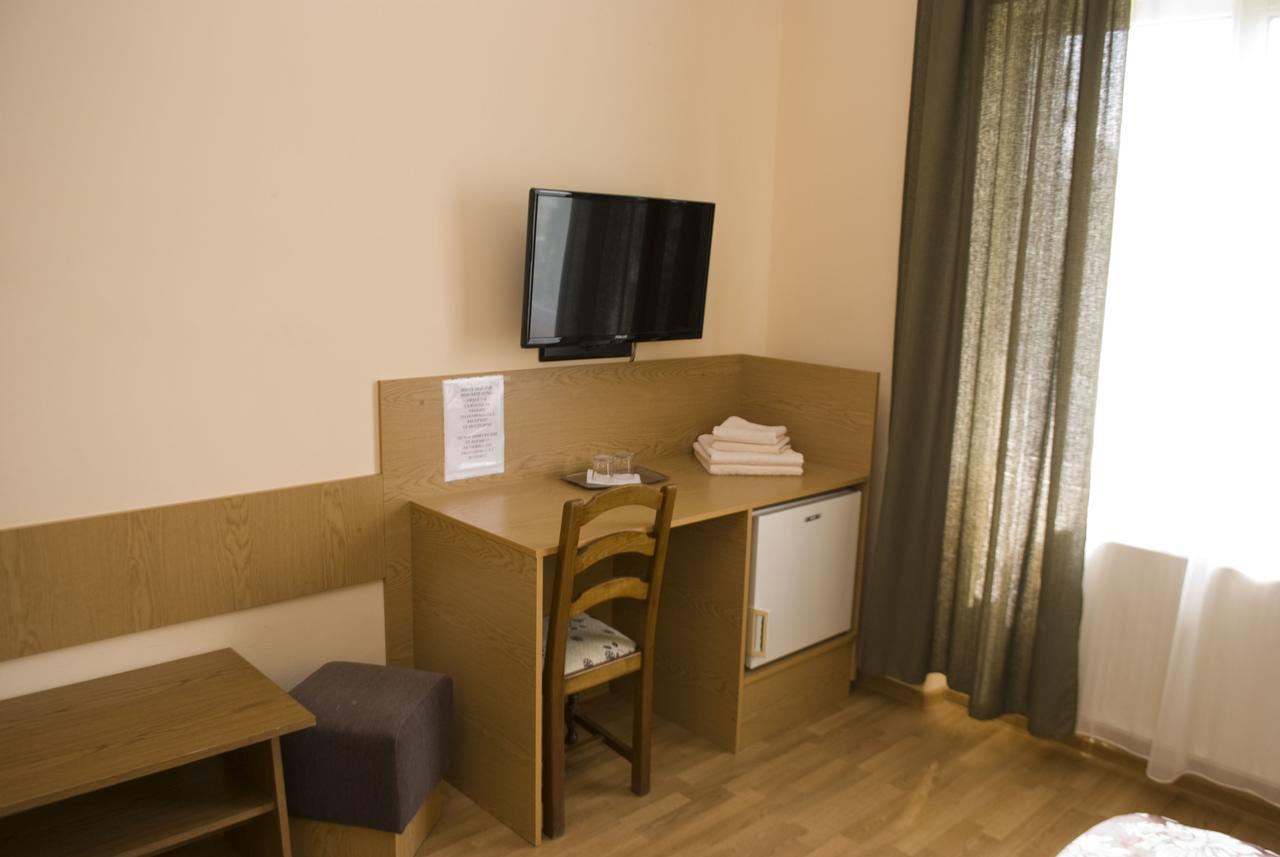 Hotel Perla ساتو ماري المظهر الخارجي الصورة