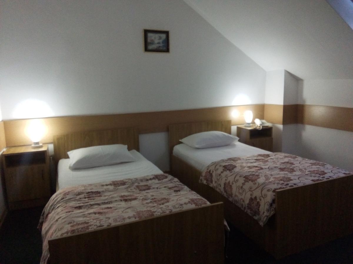 Hotel Perla ساتو ماري المظهر الخارجي الصورة